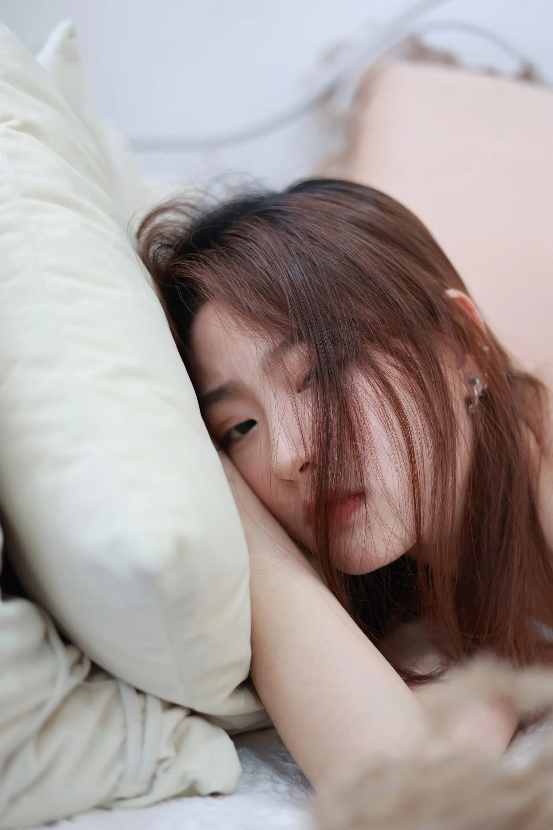 [艺图语] 2022.07.01 瞬间的温柔 持枪萝莉 [27P]插图6